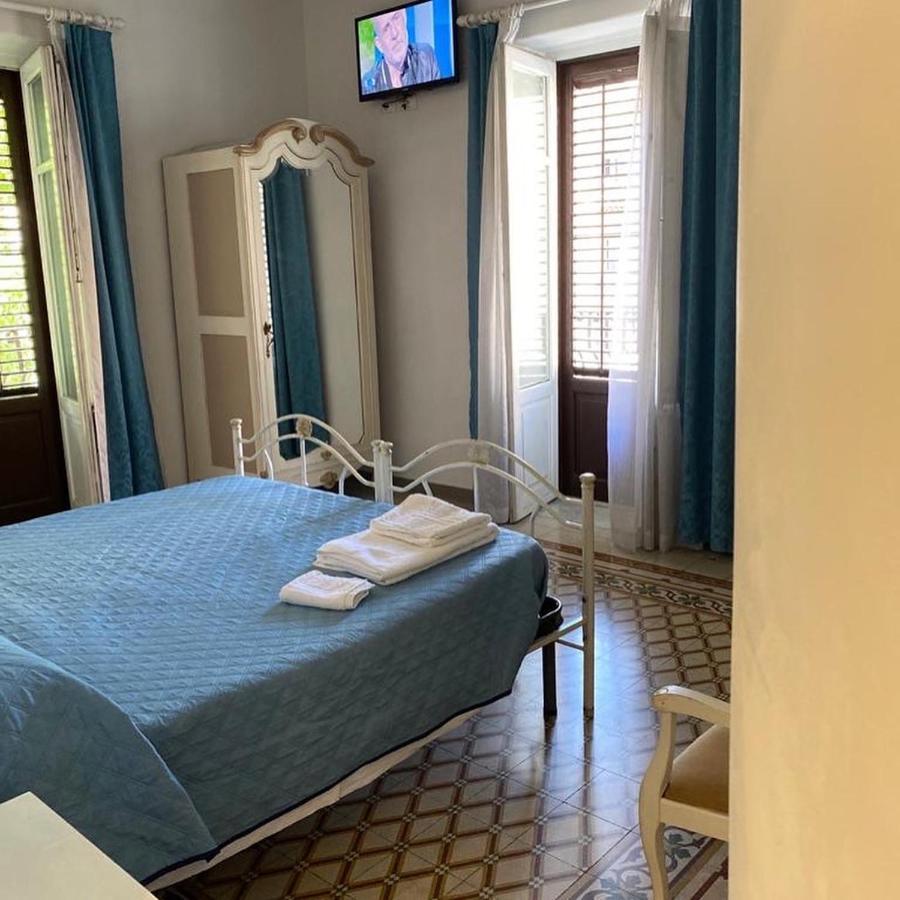 Al Decoro Bed & Breakfast ปาแลร์โม ภายนอก รูปภาพ